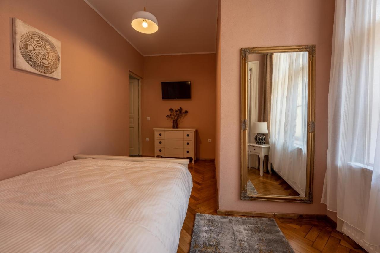 סיגישוארה Central Park Apartment מראה חיצוני תמונה