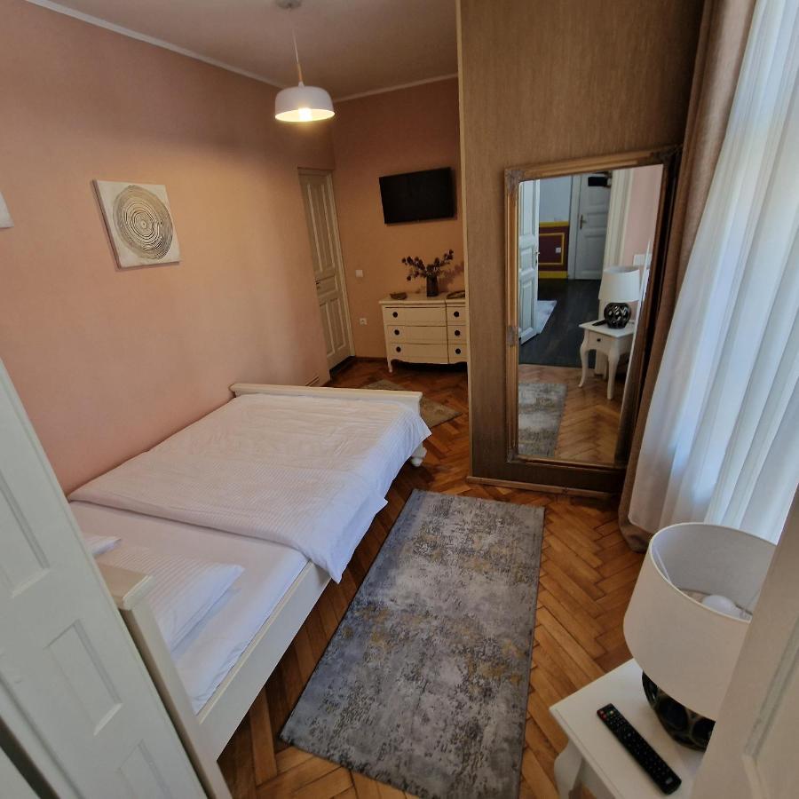 סיגישוארה Central Park Apartment מראה חיצוני תמונה